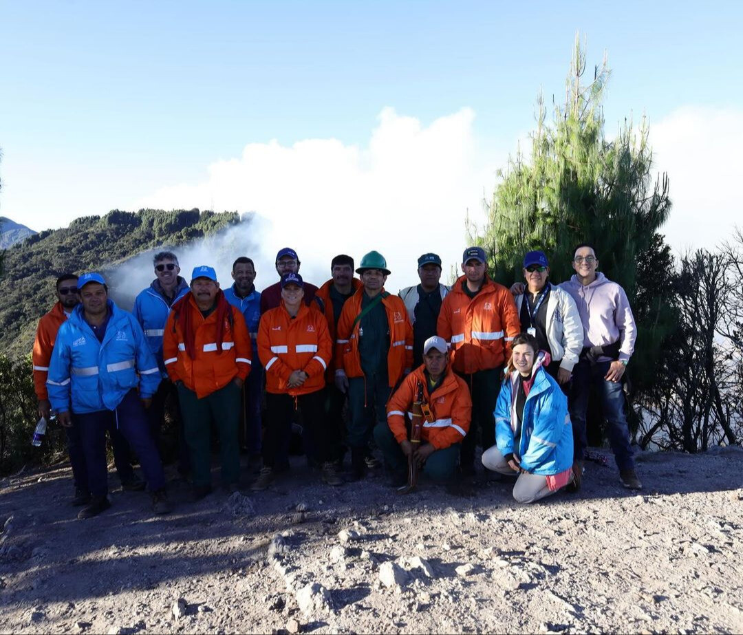 Guardabosques de la EAAB ESP hacen parte de los héroes que defienden los cerros en Bogotá