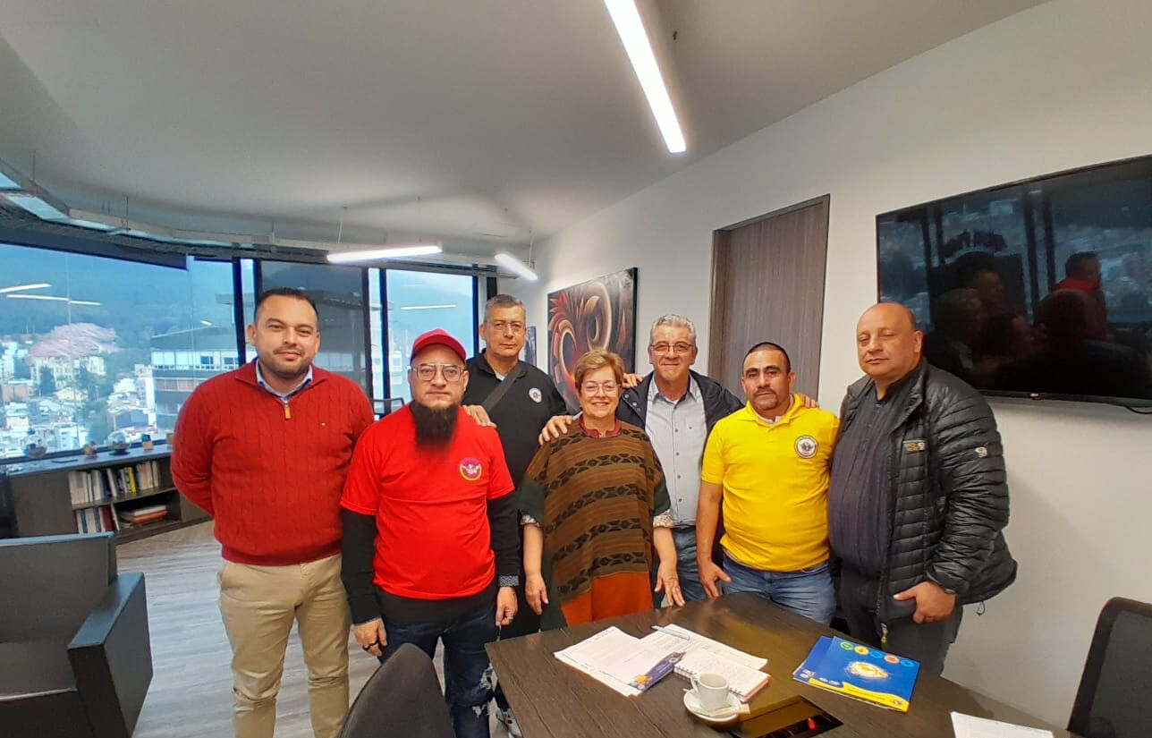 Plantón frente al Mintrabajo en Bogotá