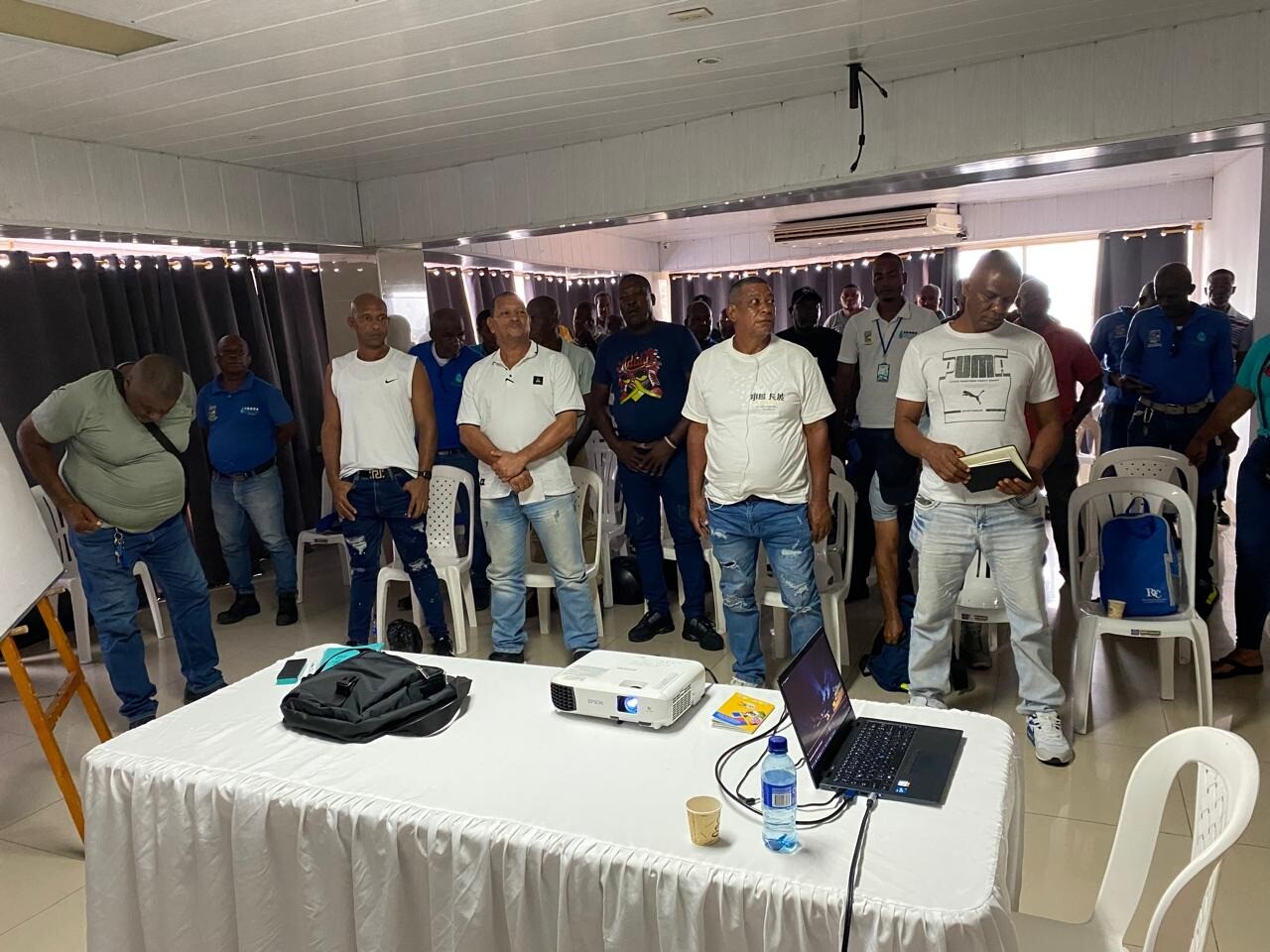 La Subdirectiva Sintraemsdes Buenaventura  por la defensa de los derechos laborales,  salariales y convencionales de los trabajadores.