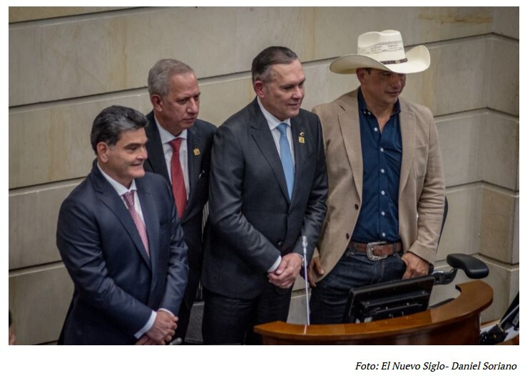 Conservador Efraín Cepeda, elegido como presidente del Senado