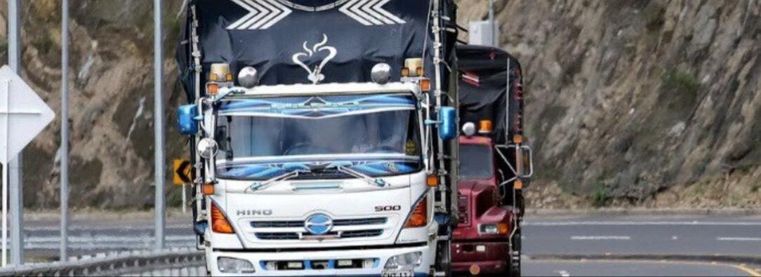 Petro: "El gobierno apoyará la legalización sindical de los trabajadores del transporte"