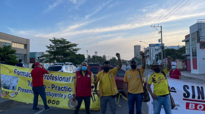 Sindicatos quieren tumbar los pactos colectivos, aunque hay trabajadores que los apoyan