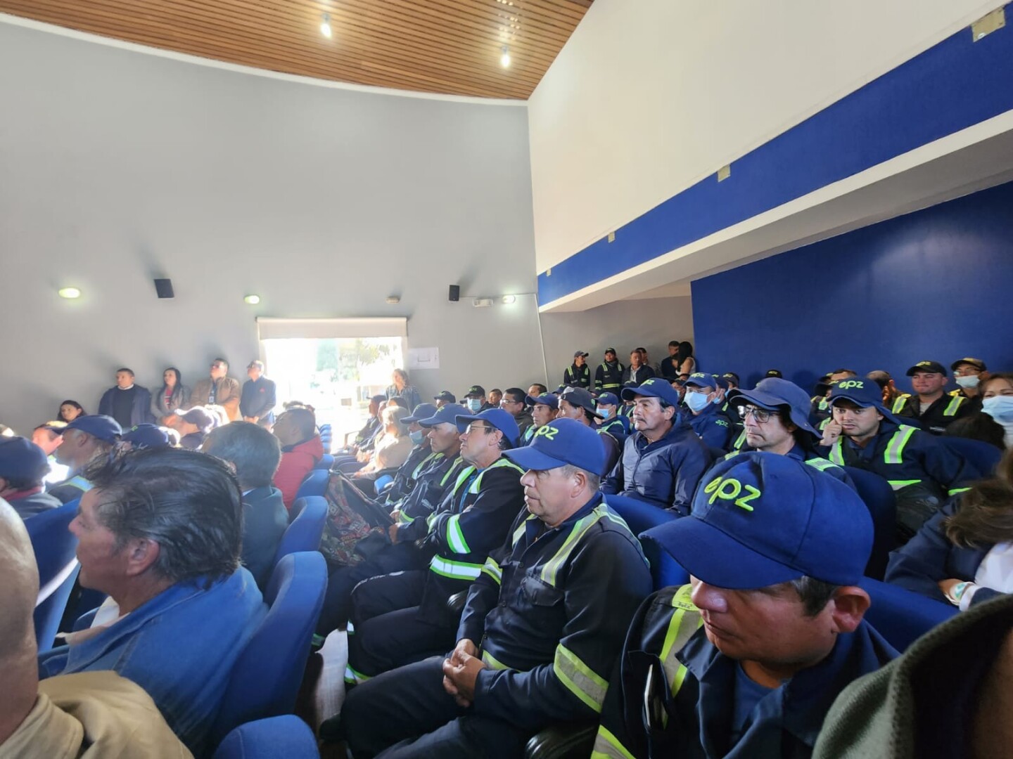 Inician con pie derecho