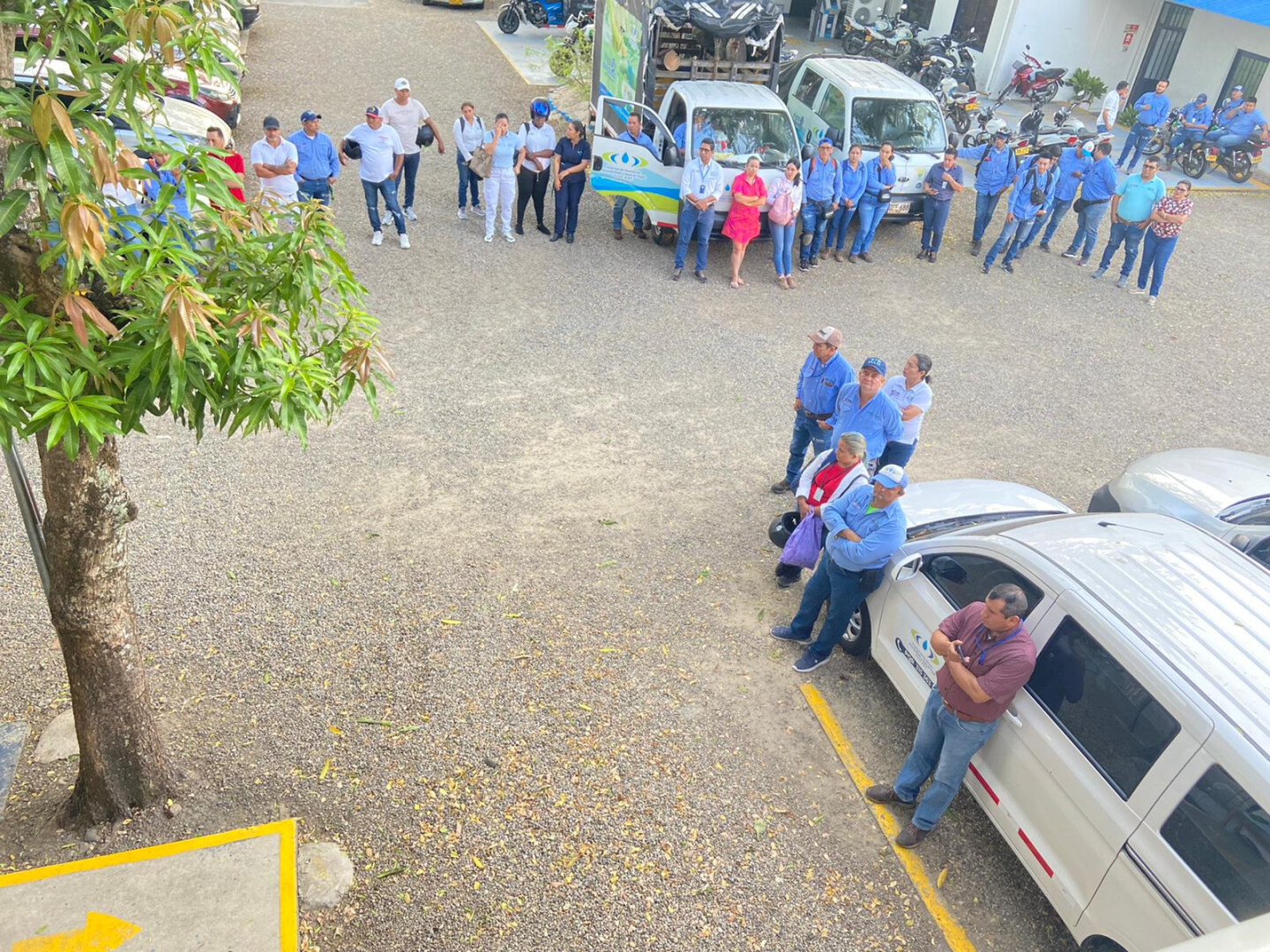 Por despidos injustificados en la EAAAY