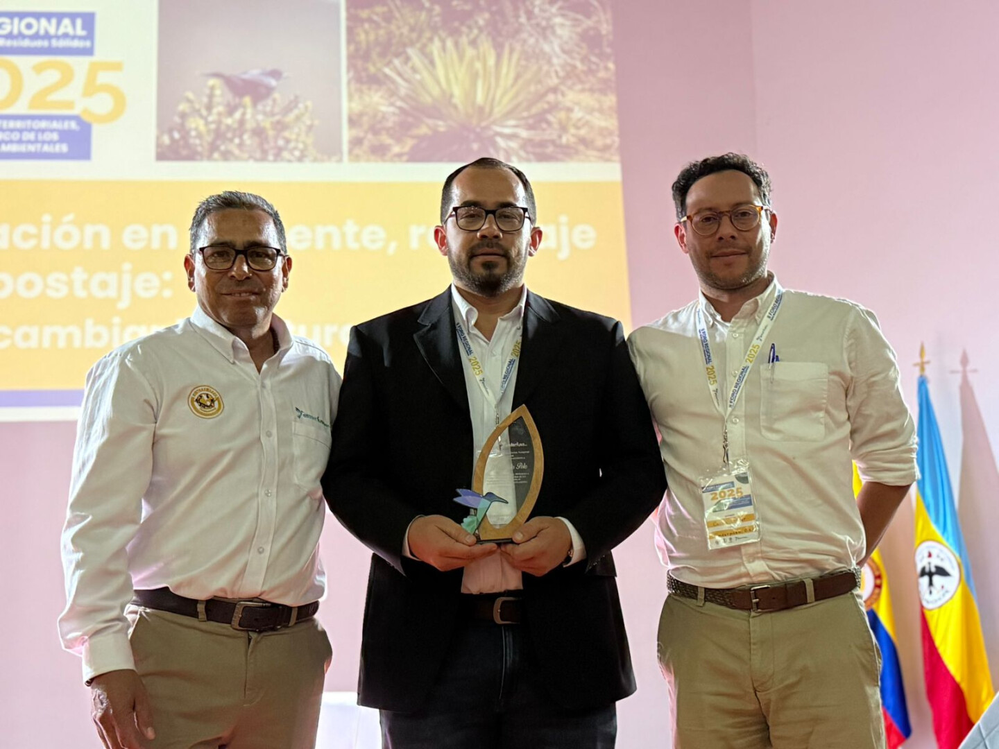 Reconocimiento a Sintraemsdes en el II Foro Regional